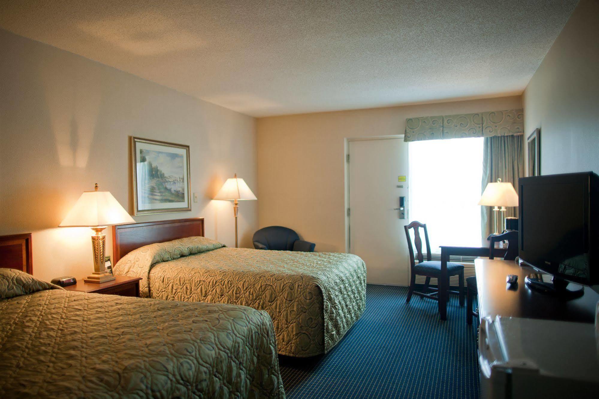 Days Inn By Wyndham Sarnia Harbourfront エクステリア 写真